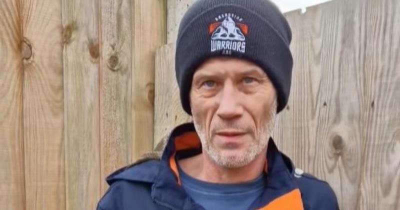 Man, 54, confronted by paedophile hunters after messaging decoy 'schoolgirl'