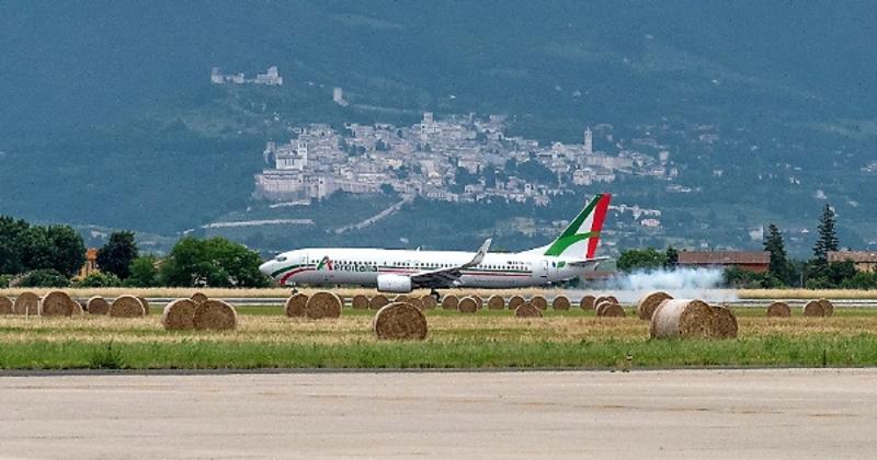 Aeroitalia, altro stop: il volo da Perugia per Comiso non decollerà più