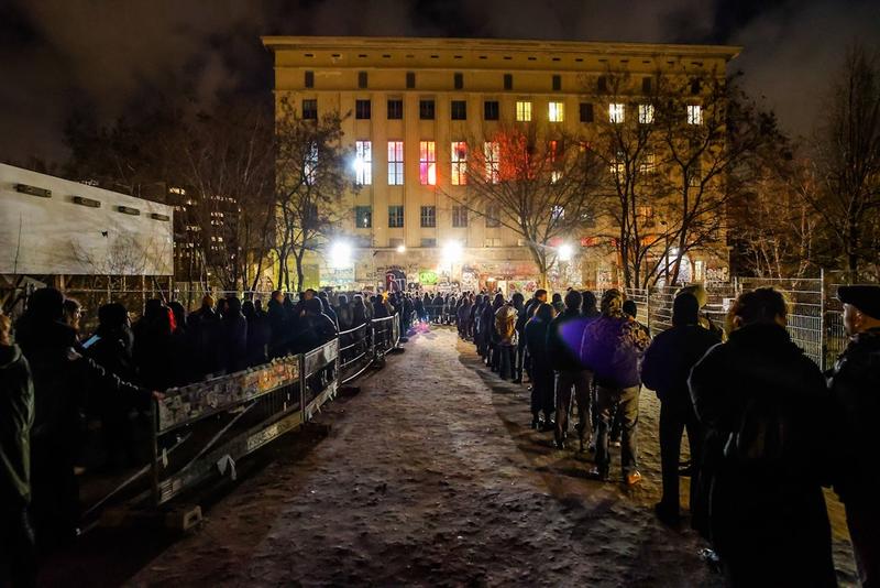 „Das Berghain hat eine konservative Crowd“: Warum Fans des Clubs Nebelmaschinen lieben oder hassen