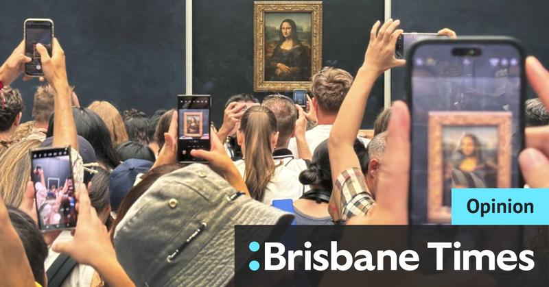 Jostling happy snappers are ruining art galleries for everyone