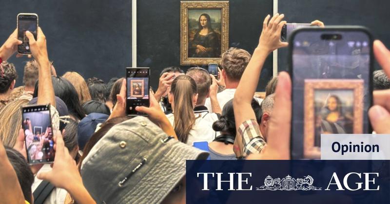 Jostling happy snappers are ruining art galleries for everyone