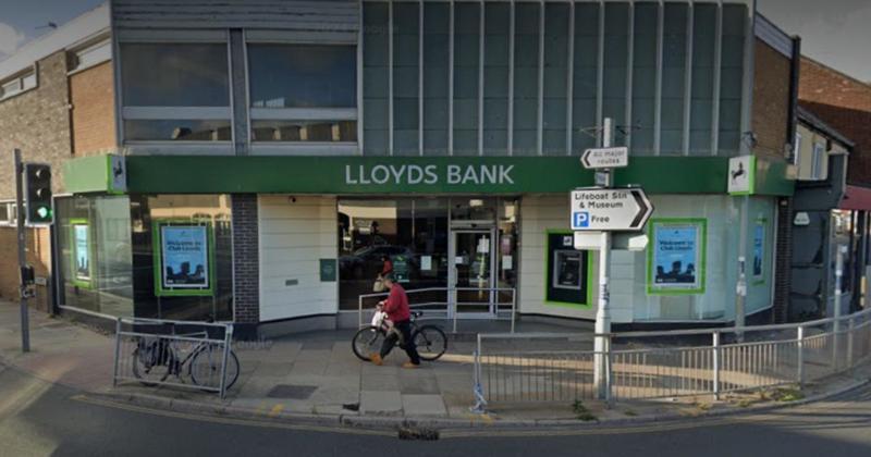 Bank closes in seaside town due to lack of visits