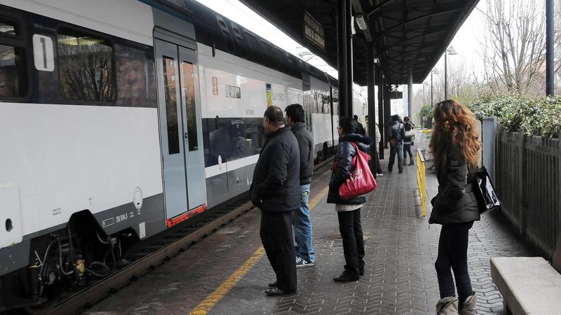 Nerviano, baby gang in azione sui treni: i ladri arrestati grazie ai telefonini appena rubati a due ragazzi