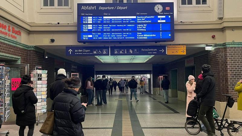 Wegen Polizeieinsatz: Bahnstrecke zwischen Weimar und Erfurt über zwei Stunden gesperrt