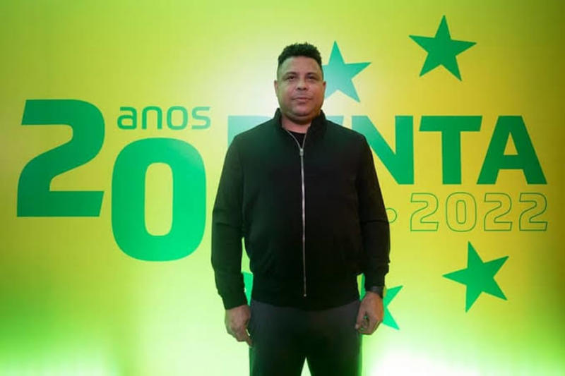 Dribles curtos: pré-candidato à presidência da CBF, Ronaldo lê Arte da Guerra