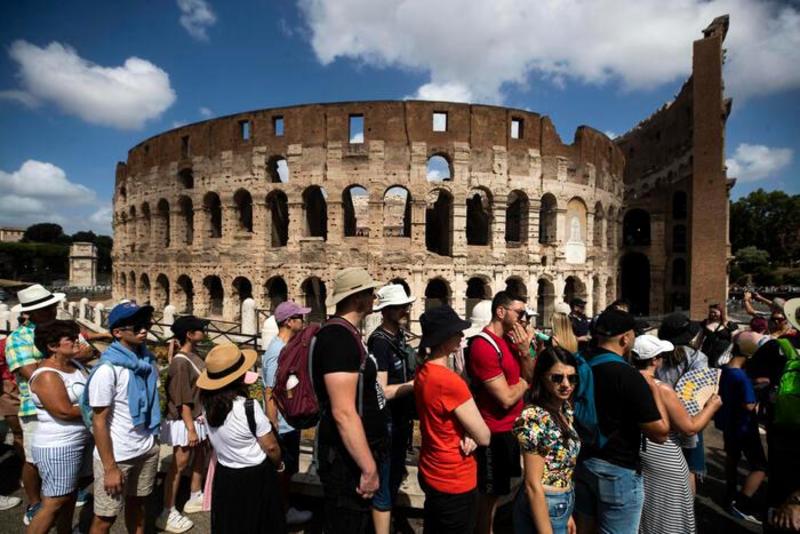 Turismo, Roma e il Colosseo le mete più cliccate