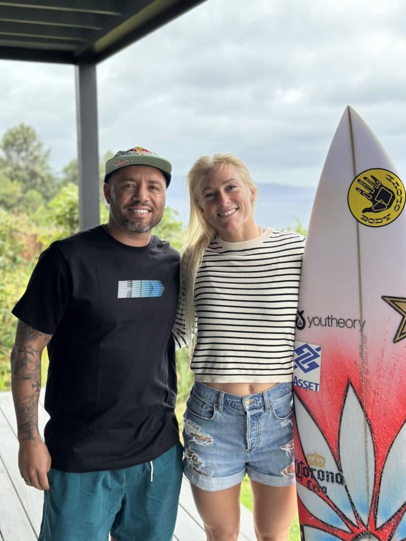 Surfe: Tatiana Weston-Webb anuncia o Mineirinho como novo treinador