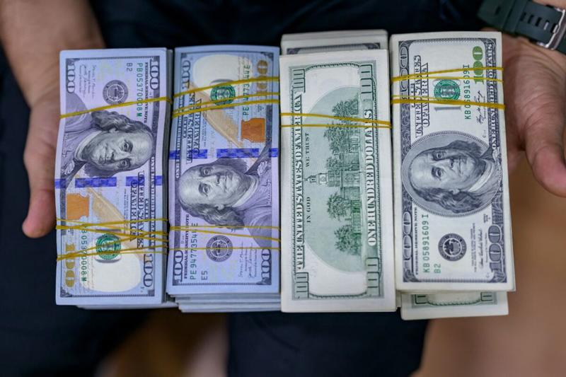 Trump Bluster Alone Won't Budge King Dollar