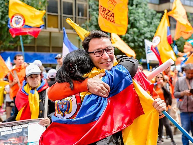 Carlos Caicedo sueña en la Presidencia, pero rompió hasta con su hermana