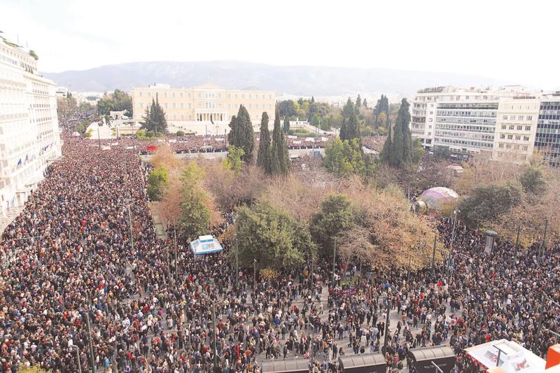 Ελεγχόμενη δημοκρατία και σιωπηρές πλειοψηφίες