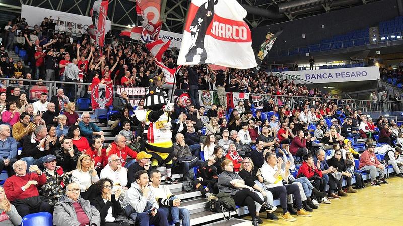 Fortitudo-Vuelle, è derby anche sugli spalti. Il Paladozza e la Vitrifrigo i palas più pieni