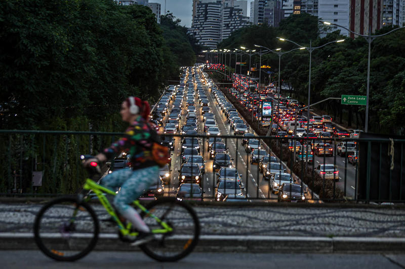 Nossas cidades estão dependentes dos automóveis?