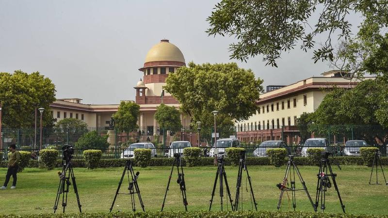 SC seeks details from Centre on number of FIRs, chargesheet filed against men over triple talaq