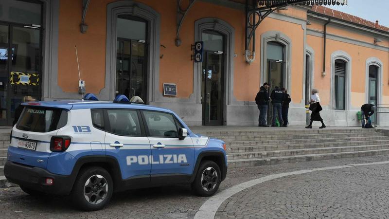 Finto carabiniere truffa un’anziana di Oggiono e fugge in taxi, ma il tassista si accorge dell’inganno e lo fa arrestare