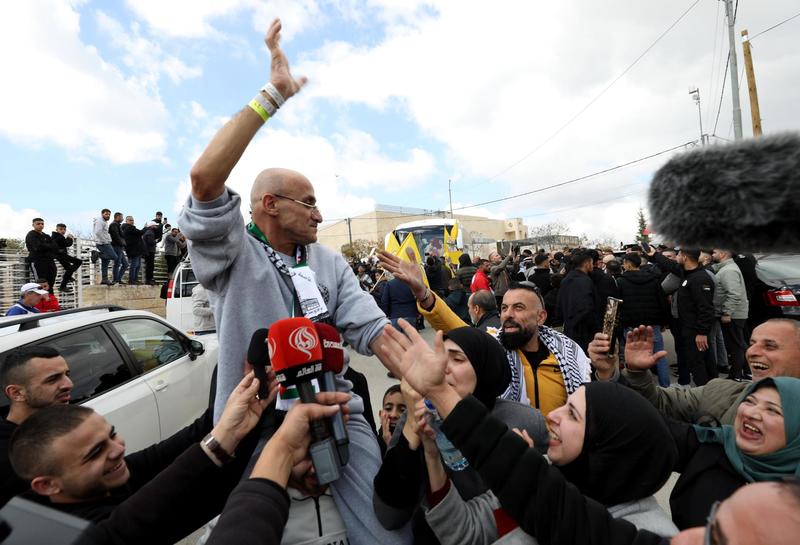 Más de 140 detenidos y presos palestinos son liberados en Jan Yunis, Gaza