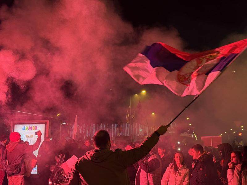 Studenti uz muziku i kolo nastavili blokadu Mosta slobode