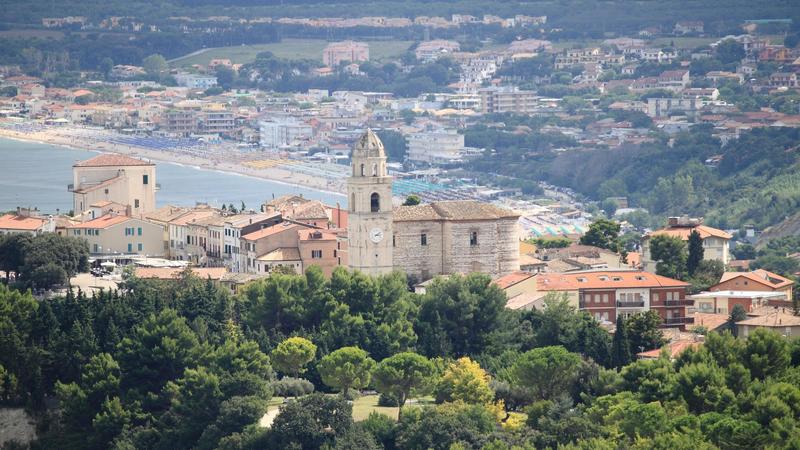 Borgo dei borghi: brilla Sirolo, la perla del Conero