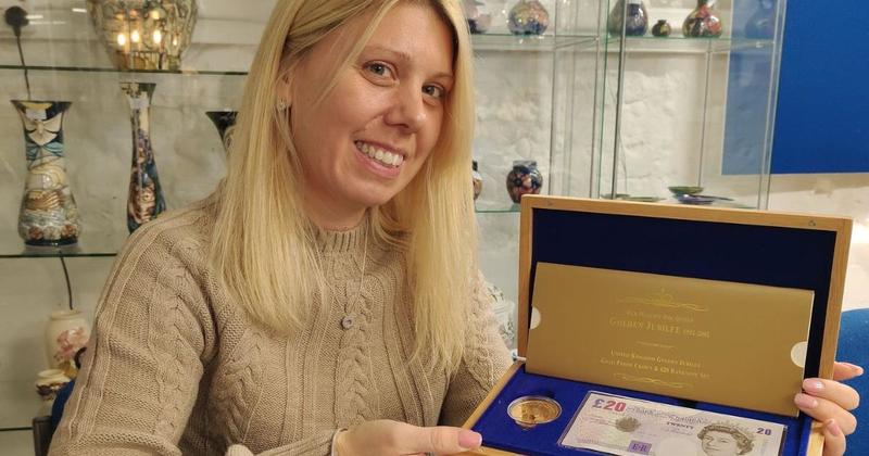 'Rare' Golden Jubilee coin set sells for £2,000