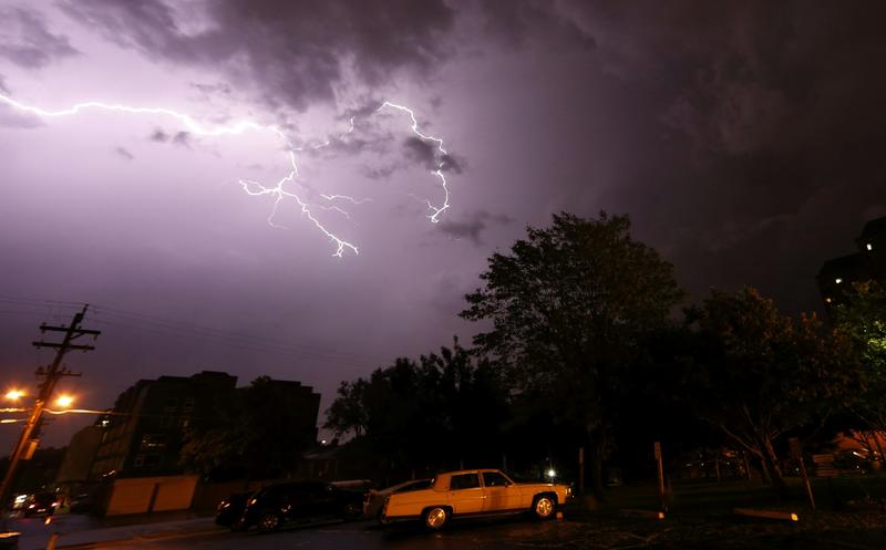 Lightning strikes link weather on Earth and weather in space