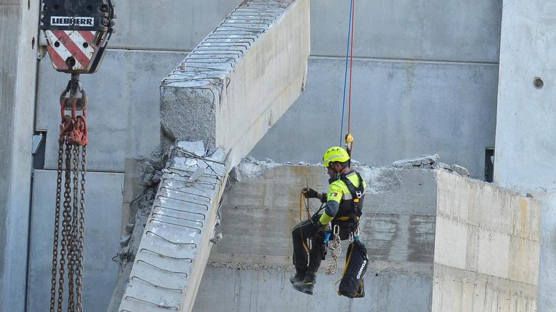 “La trave non poteva reggere”. Tre indagati per il crollo nel cantiere, emersi “errori macroscopici”