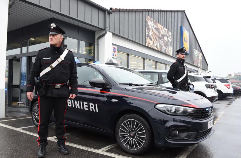 Seriate, accoltellata dal marito nel parcheggio del supermercato: “Vorrei incontrare i miei salvatori”