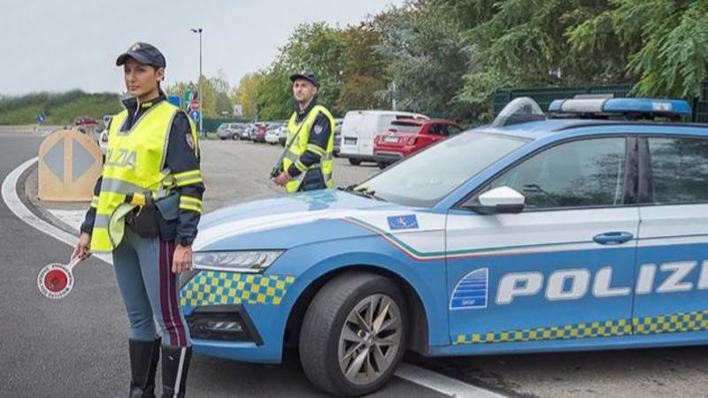 In viaggio sulla A8 con una pistola: prende a calci e pugni i poliziotti. In carcere il bodyguard del rapper legnanese Néza