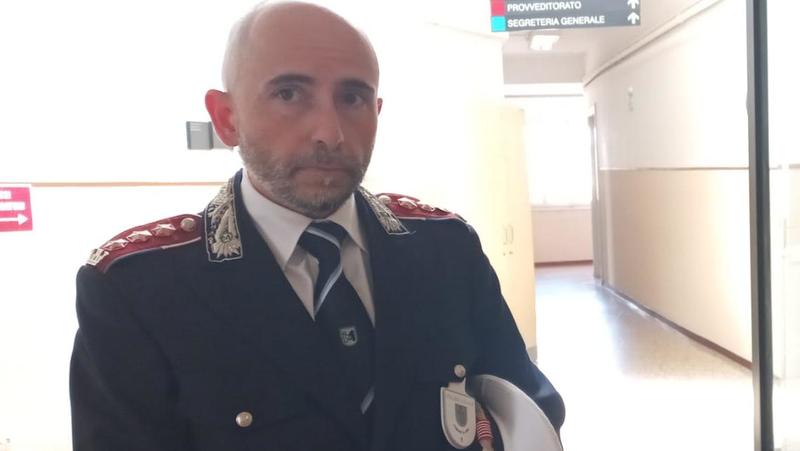 Scappa dal posto di blocco: non ha mai preso la patente