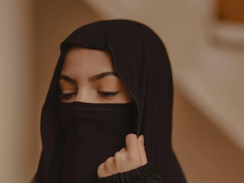 Il Garante boccia il niqab in classe: ostacola lo sviluppo