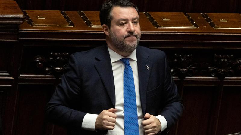 “Io gonfio? Sto cercando di perdere dei grammi”. Chat FdI, così Salvini risponde ai (vecchi) insulti