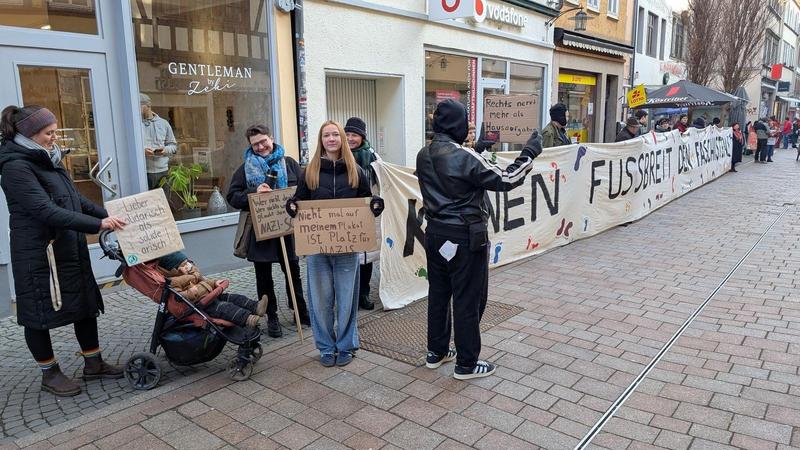 In Eisenach machen „Omas gegen Rechts“ auf der Straße mobil