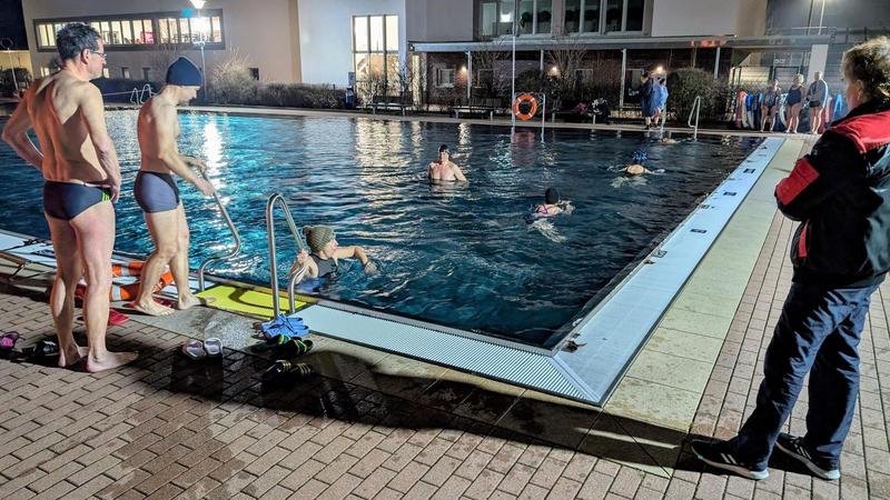 In Eisenach hartgesotten und bemützt ins Eiswasser tauchen