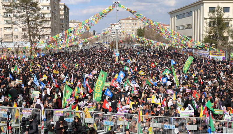 Diyarbakır'da baharı aratmayan miting