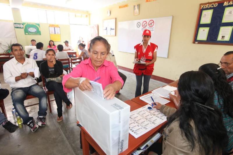 Candidatos en fila, pero sin rumbo