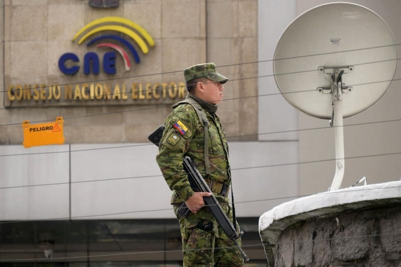 Ecuador Holds Election With Security Crisis on the Ballot