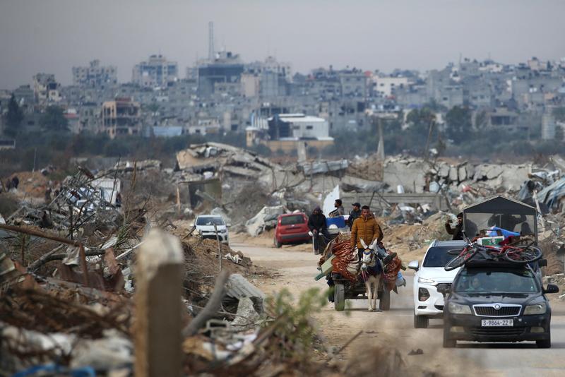 Palestinians return to eastern part of Gaza’s Netzarim Corridor after IDF withdrawal