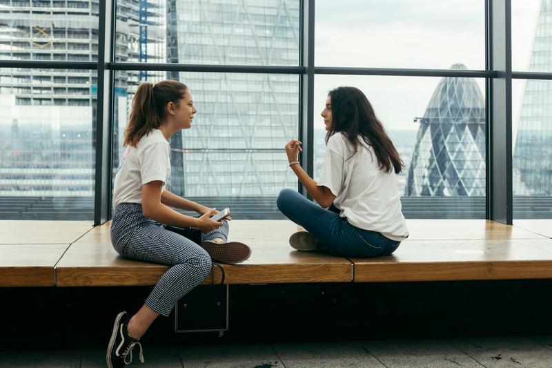 Si queremos mujeres líderes, cambiemos la forma en la que las adolescentes se ven a sí mismas