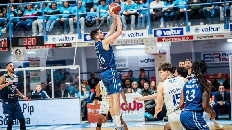 Fortitudo, Brindisi strappa la vittoria e ferma la serie di Caja