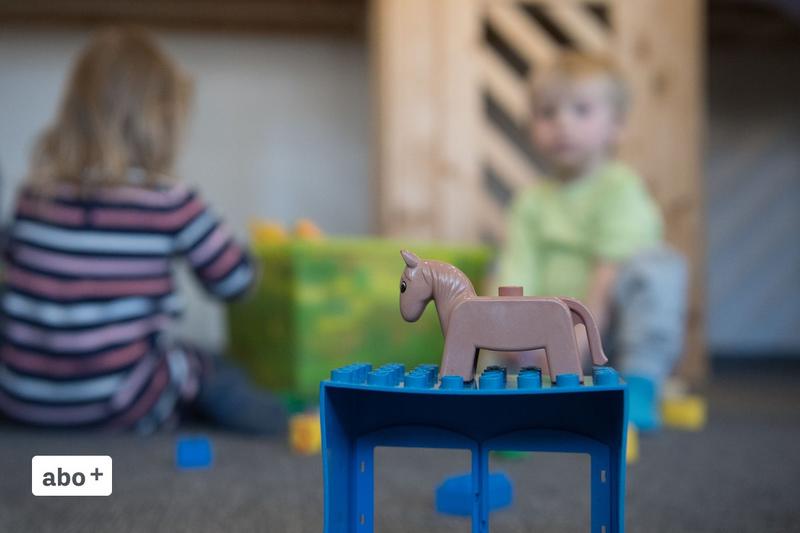 Seitenblick: «Mami, sie hat mich gebissen!»