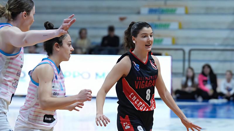 Basket A2 femminile: finisce 70-54 per le abruzzesi. Vigarano tiene testa a Roseto e cede solo nell’ultimo quarto