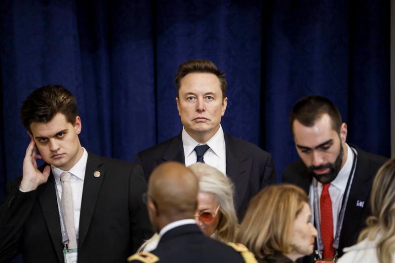 Musk’s Threats Suddenly Darken as Trump Legal Losses Trigger MAGA Fury