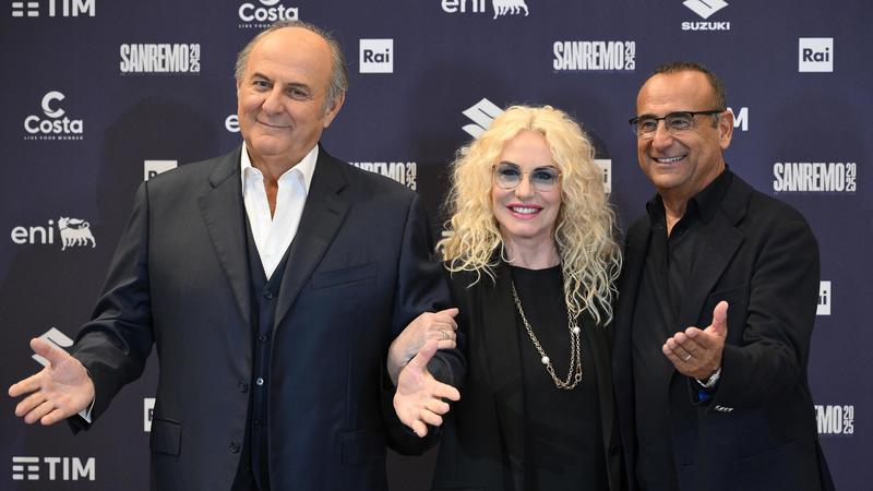 Sale l'attesa per Sanremo. Il no di Angelina Mango e il caso autotune. Conti: “Ascolti? Non mi interessano” /