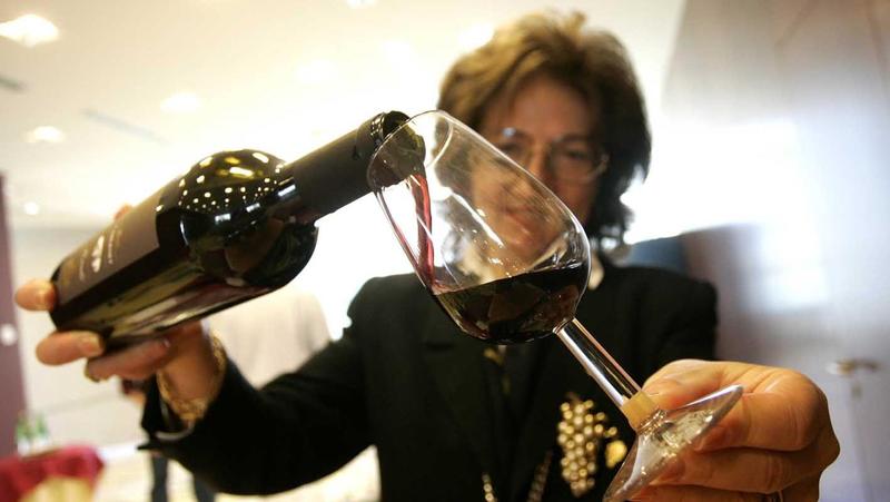 Nuovo codice della strada, il vino nei ristoranti alla prova della riforma: “Vendite, calo drammatico”