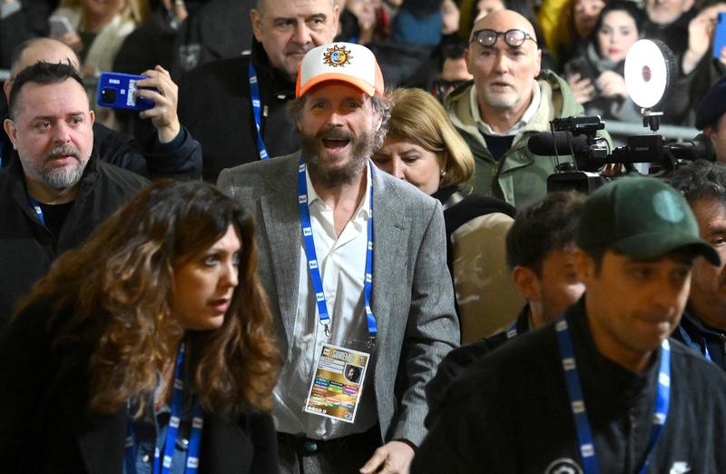 Il programma della prima serata: Jovanotti pronto a infiammare il pubblico. Tutti e 29 i big sul palco