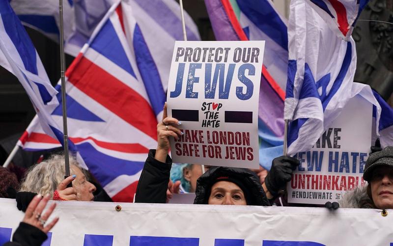 Report charts ‘enduring anti-Jewish hate’ in UK during 2024 after post-Oct. 7 spike