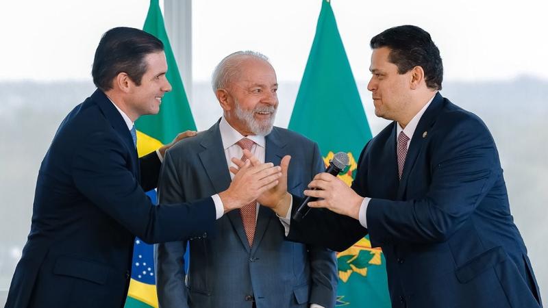 Lula se reúne com Hugo Motta e Davi Alcolumbre a portas fechadas