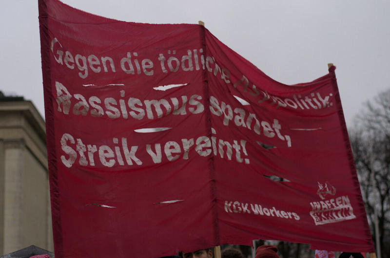 Auto fährt in TVöD-Streik in München: Solidarität statt rassistischer Hetze!