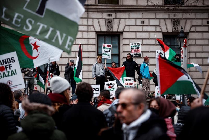 Thousands in London protest Trump’s Gaza proposal, demand arms embargo on Israel