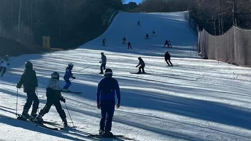 Incidente sulle piste da sci al Cerreto, 20enne in rianimazione