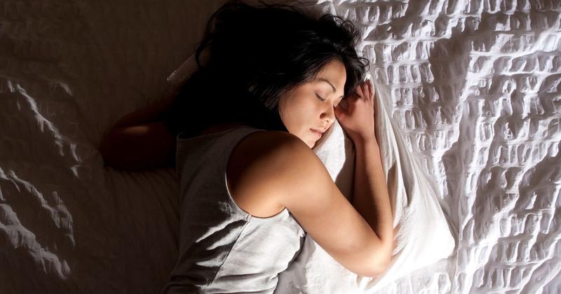 'I'm a doctor and sleeping like this could boost your brain's health'