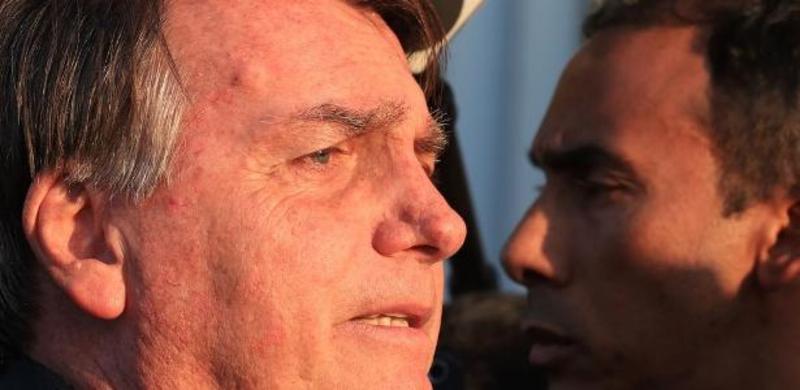 Rumo à cadeia, Bolsonaro ainda lidera a oposição